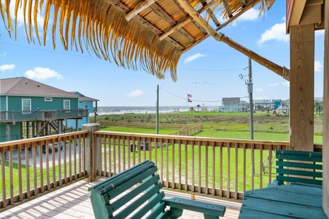 Photo of 2757 Gulfview Lane, Crystal Beach, TX 77650 (MLS # 40851275)