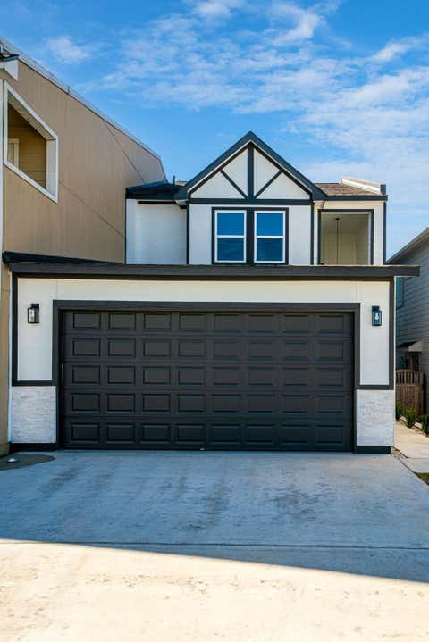 Townhouse For Rent - 111 Capetown Way<br/> Conroe, TX 77356
