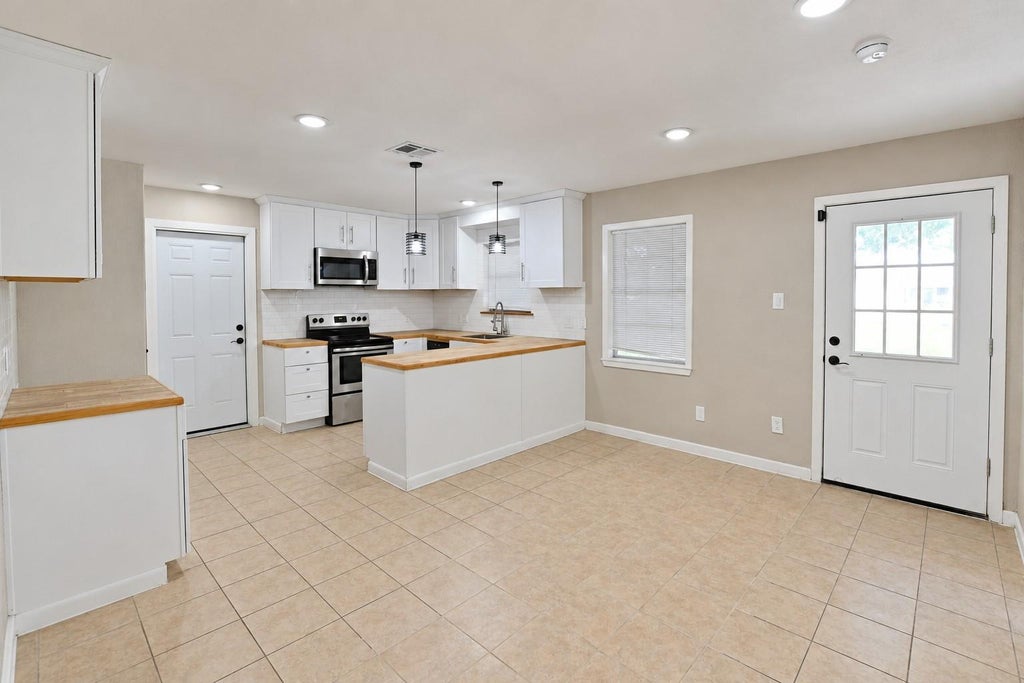 Photo of 102 S Noble Road, Texas City, TX 77591 (MLS # 90474364)