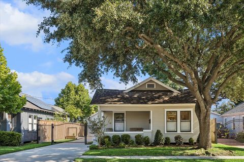 Photo of 1016 Fugate Street, Houston, TX 77009 (MLS # 50854364)