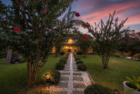 Photo of 5526 Darschelle Drive, Houston, TX 77069 (MLS # 96443411)