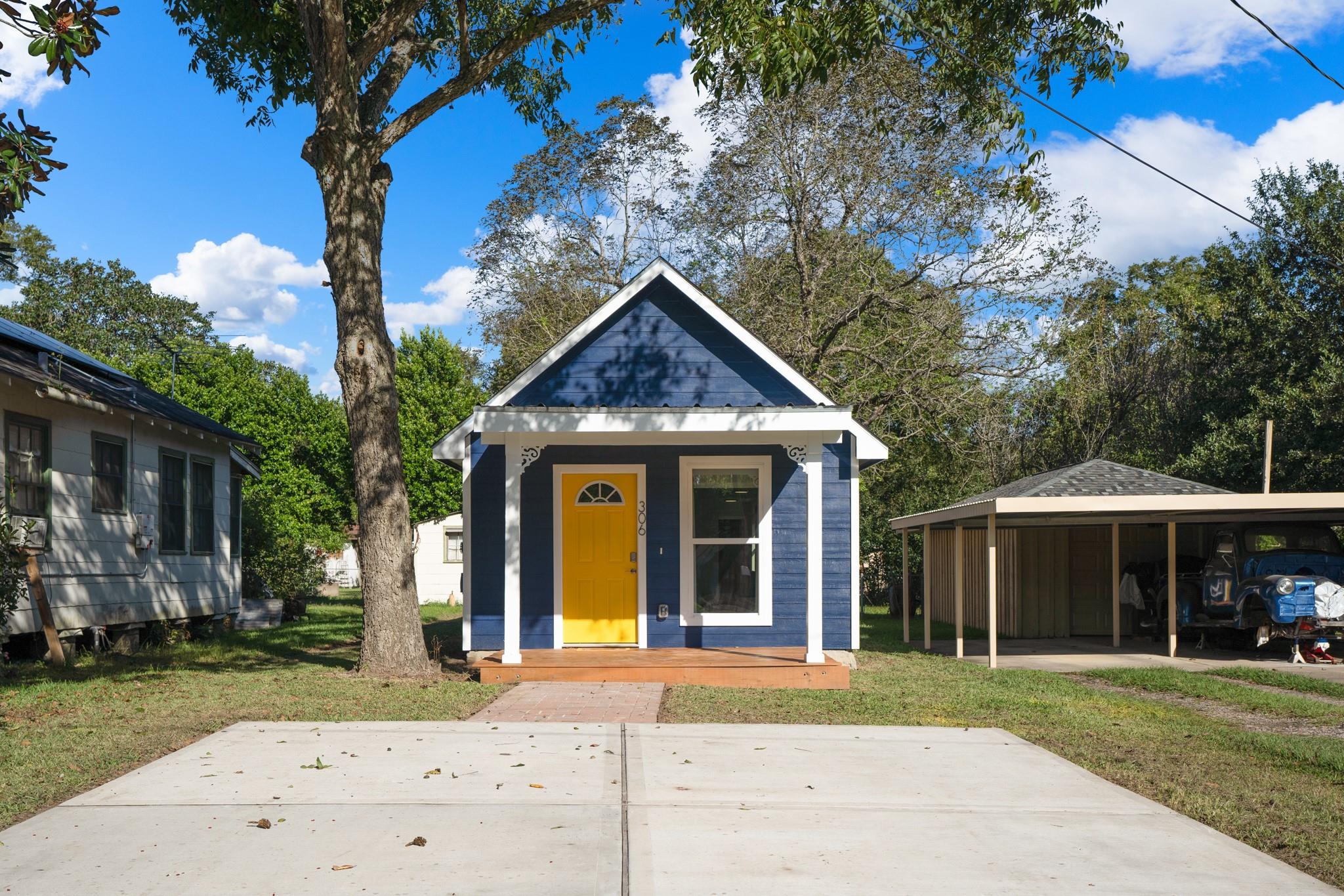 306 Foster Street