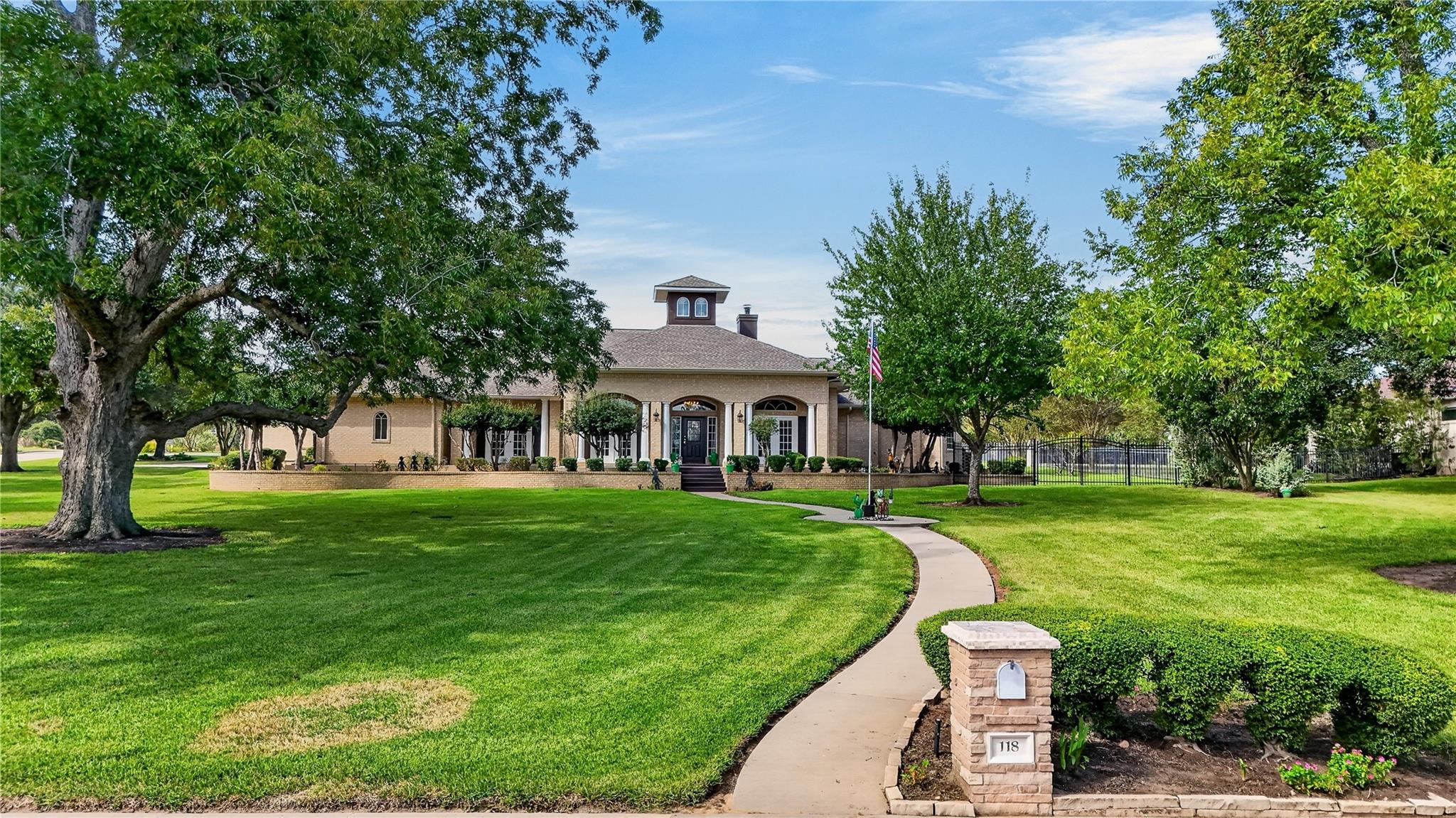 118 Waterfront Drive