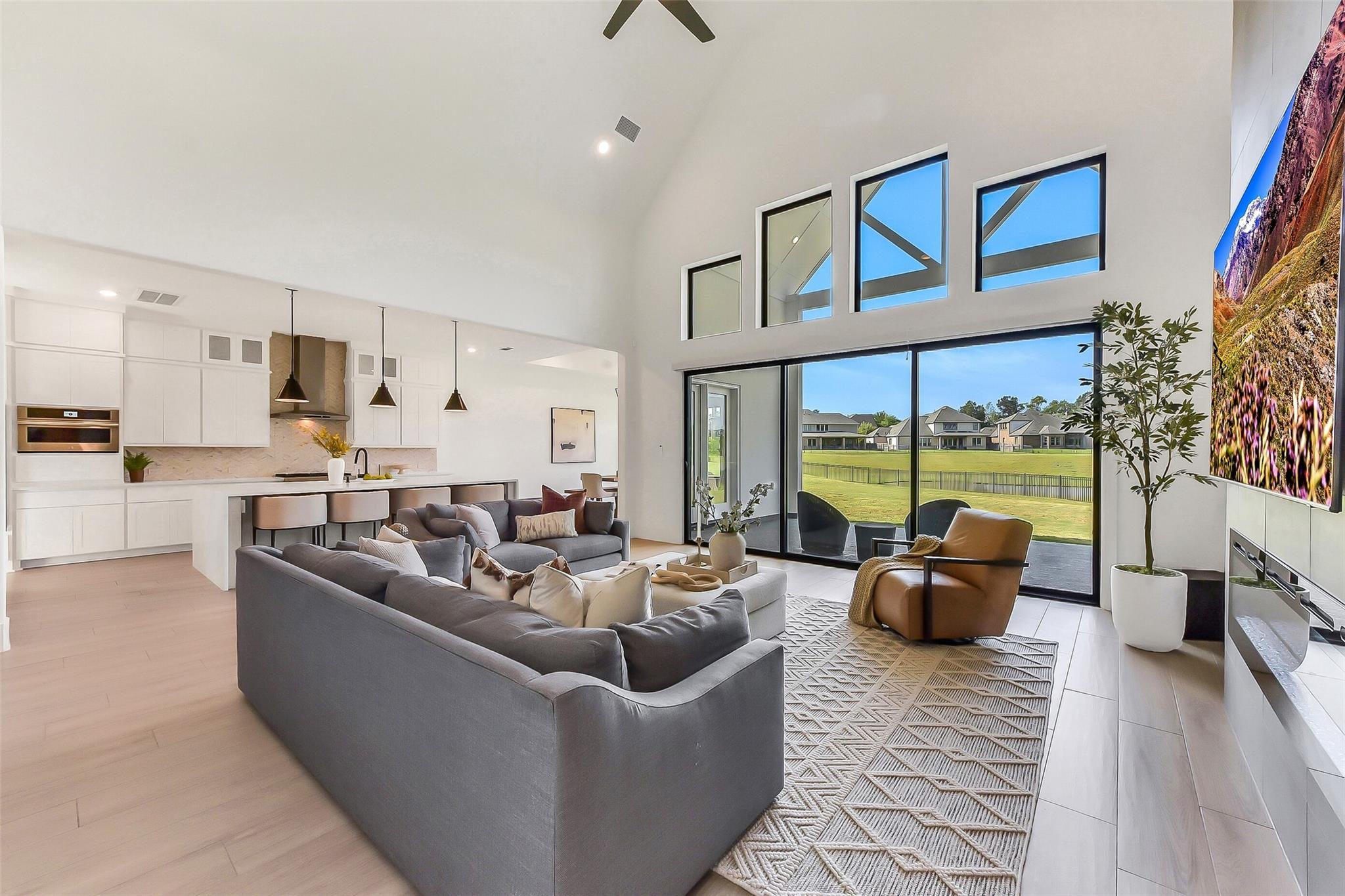 4903 Lagos Lagoon Court