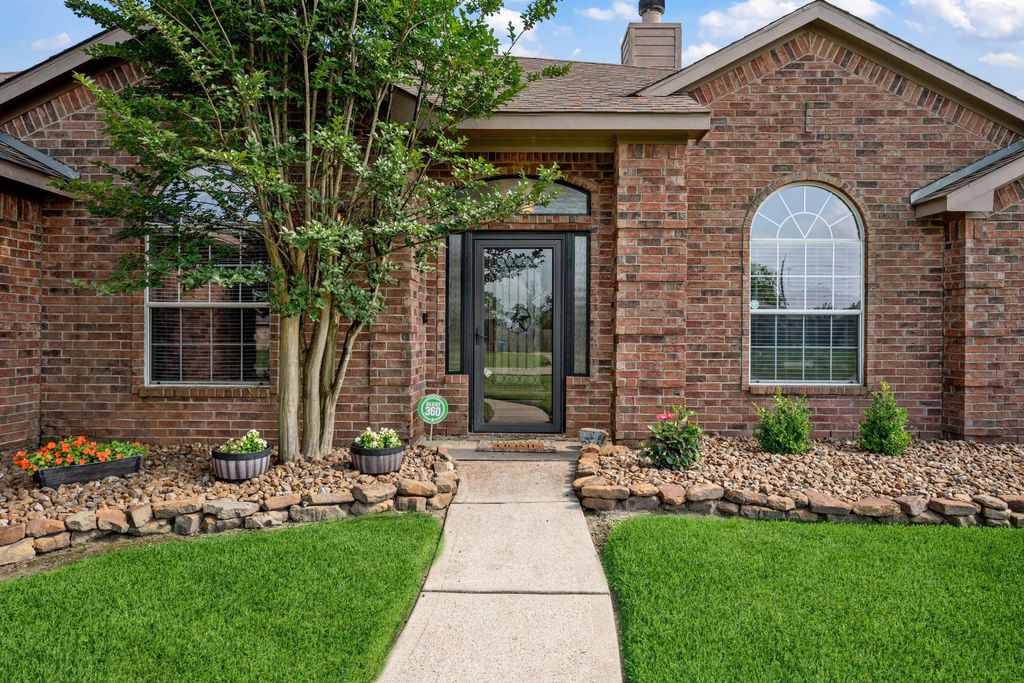 Photo of 2010 Caroline Avenue, Baytown, TX 77523 (MLS # 93308026)