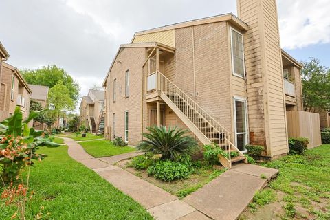 Photo of 10211 Sugar Branch Drive #445, Houston, TX 77036 (MLS # 35838458)