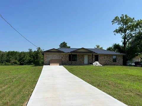 Photo of 101 Smilie Crossing, Angleton, TX 77515 (MLS # 10014934)