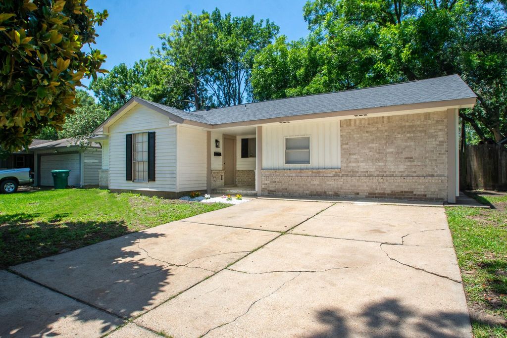 Photo of 1216 Glenmore Drive, Pasadena, TX 77503 (MLS # 50041553)