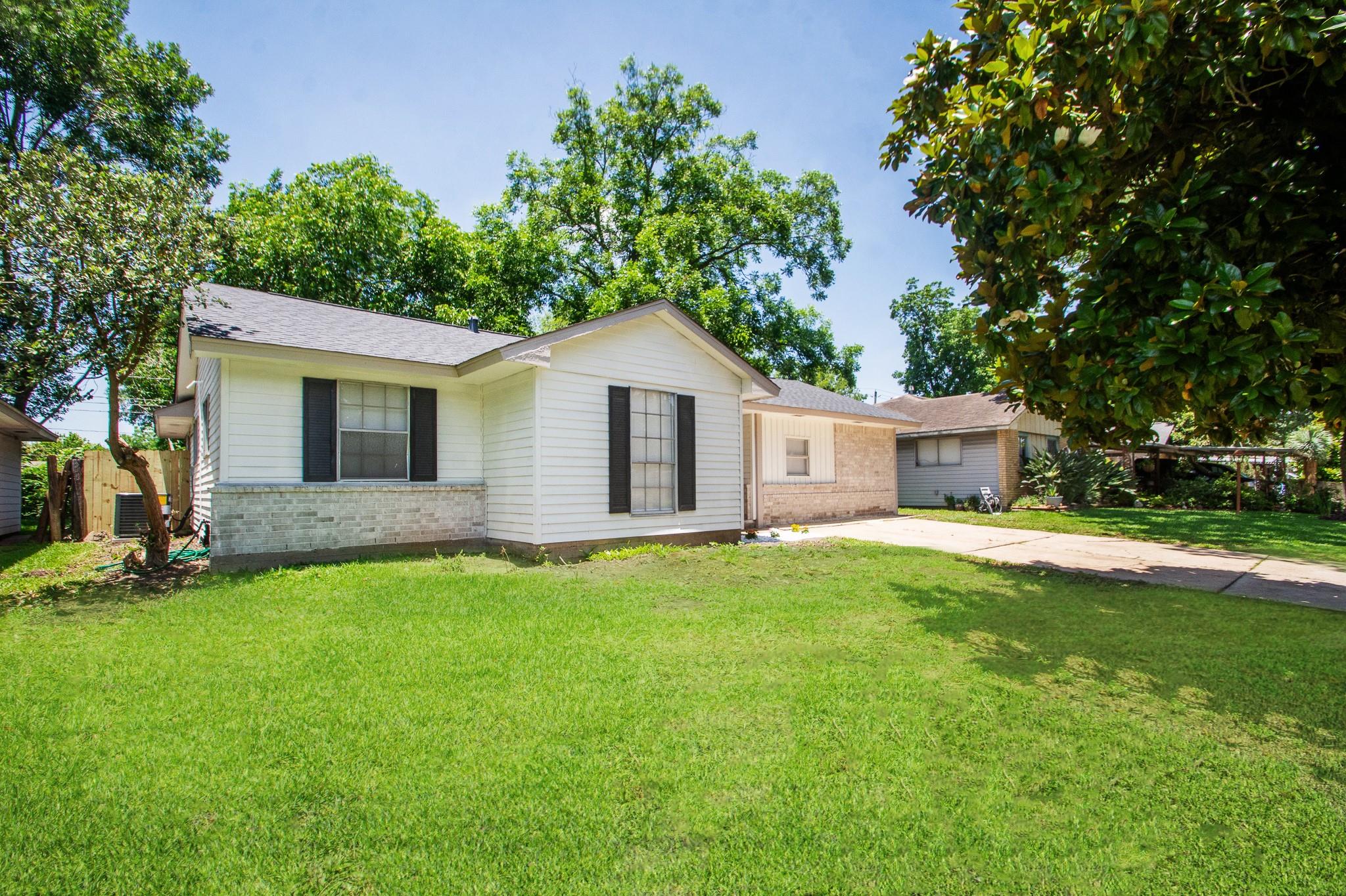 1216 Glenmore Drive