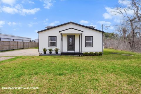 Photo of 7720 Avenue E, Santa Fe, TX 77510 (MLS # 25377560)