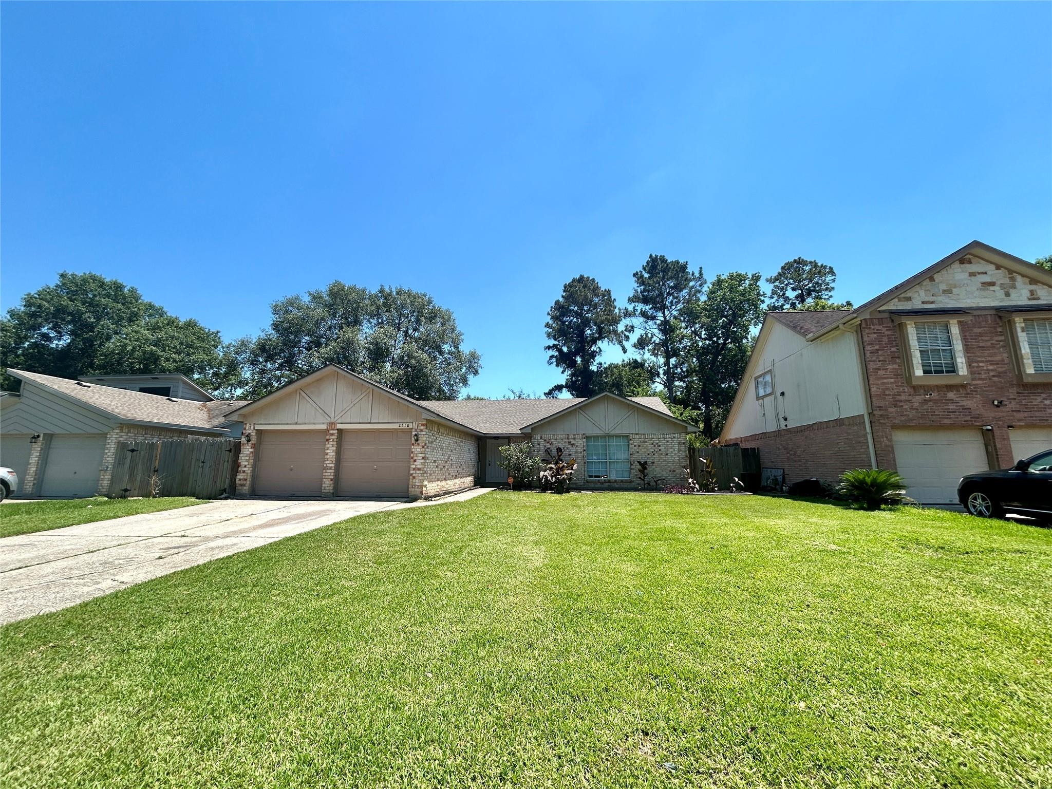 2510 Knollbrook Lane