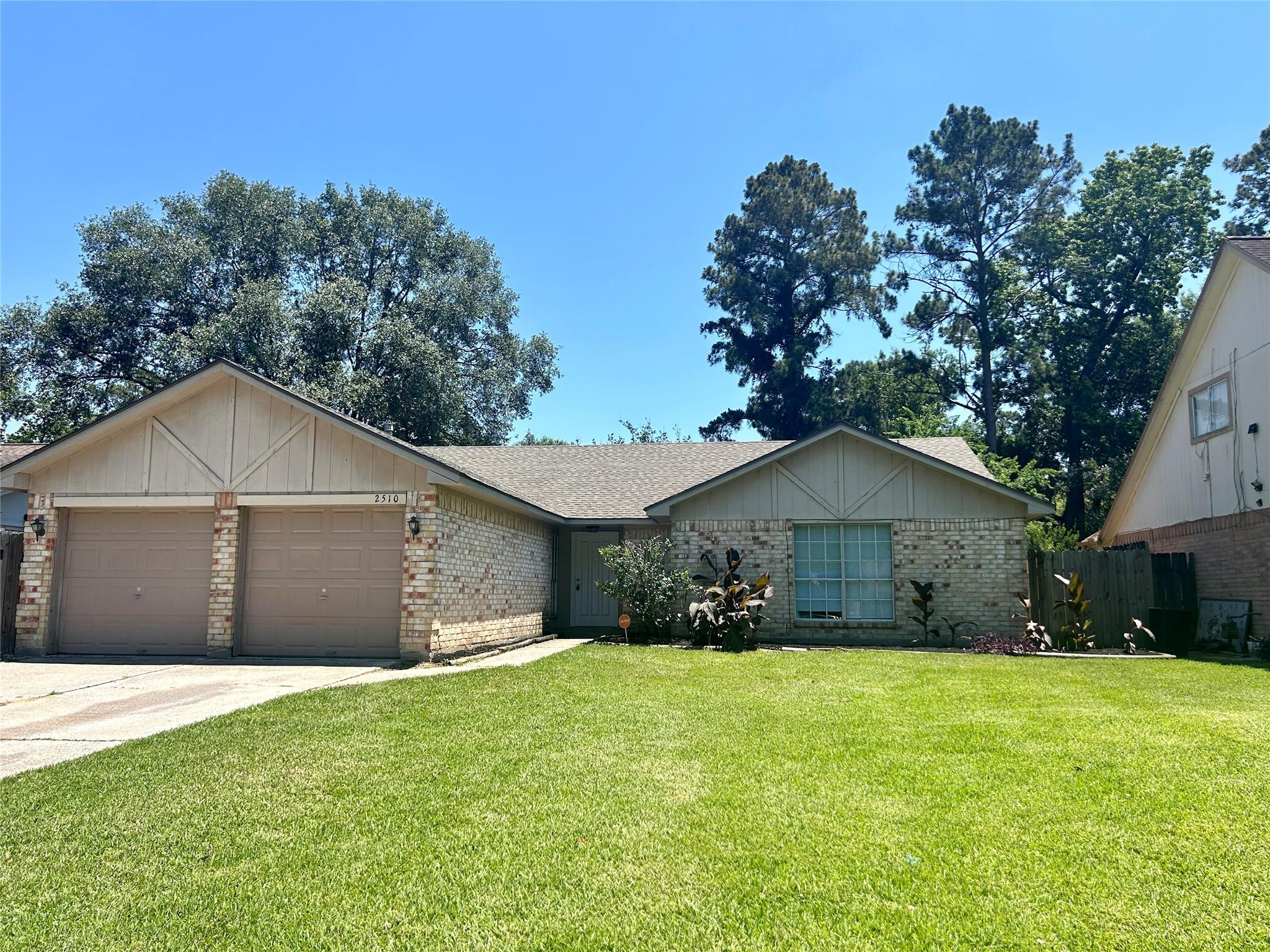 2510 Knollbrook Lane