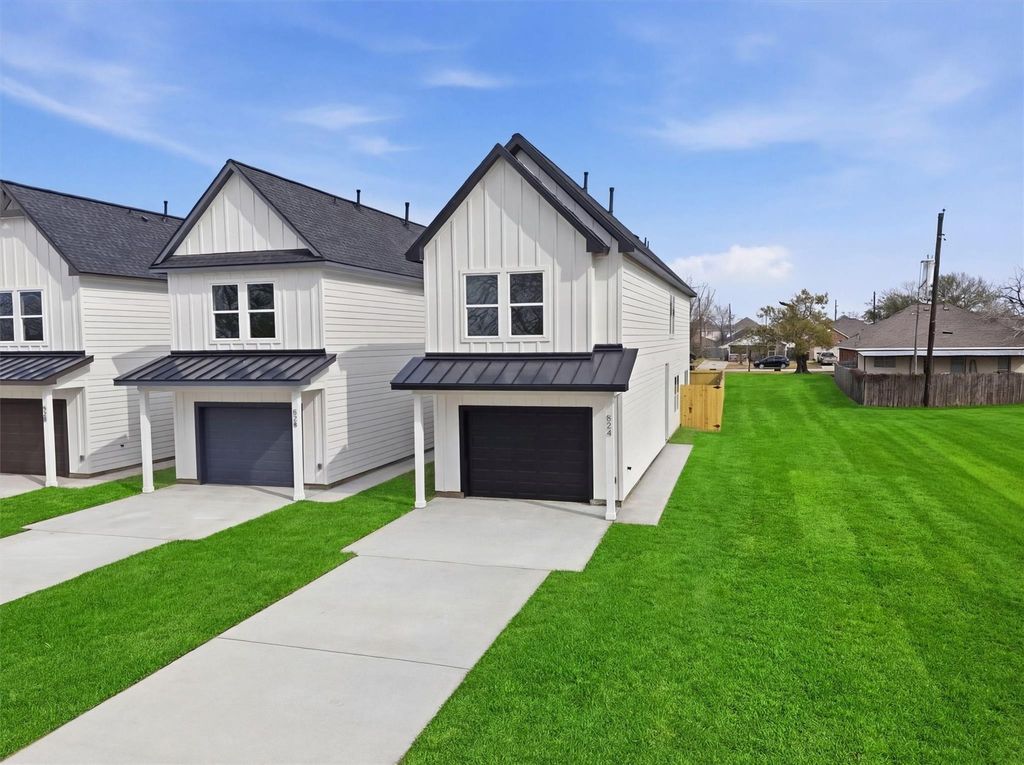 Photo of 524 N 4th Street, La Porte, TX 77571 (MLS # 6556905)