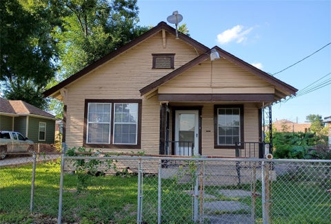 Photo of 7815 Dayton Street, Houston, TX 77012 (MLS # 96890220)