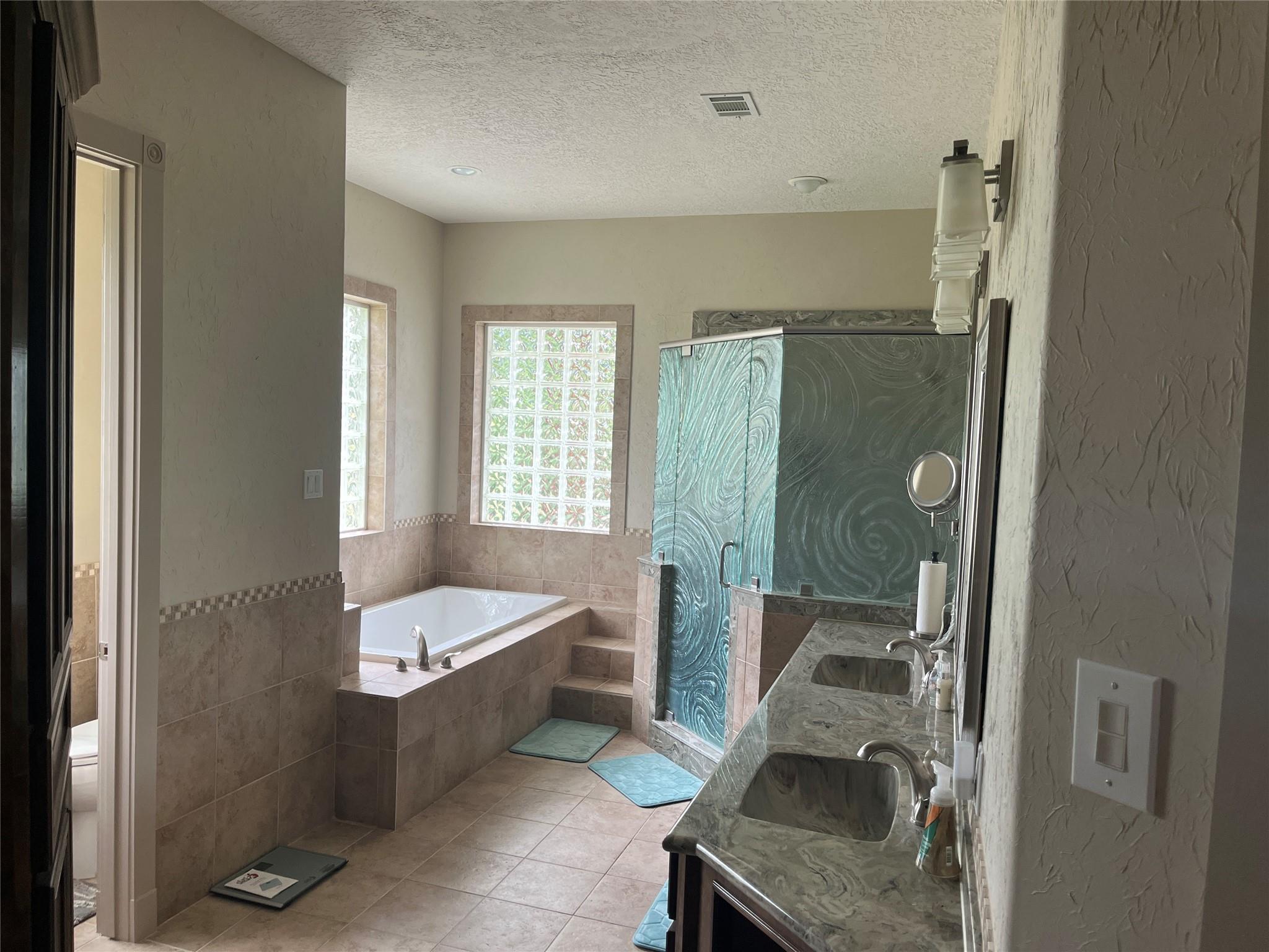15453 Crown Oaks Drive