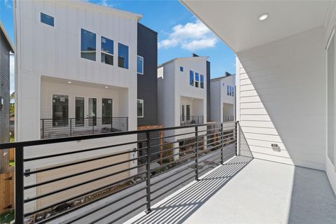 Tiny photo for 810 Elkhart Street #E, Houston, TX 77091 (MLS # 71269619)