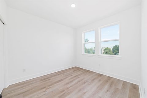 Tiny photo for 810 Elkhart Street #E, Houston, TX 77091 (MLS # 71269619)