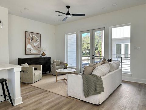 Tiny photo for 810 Elkhart Street #E, Houston, TX 77091 (MLS # 71269619)