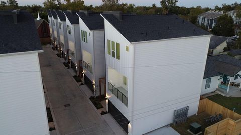 Tiny photo for 810 Elkhart Street #E, Houston, TX 77091 (MLS # 71269619)