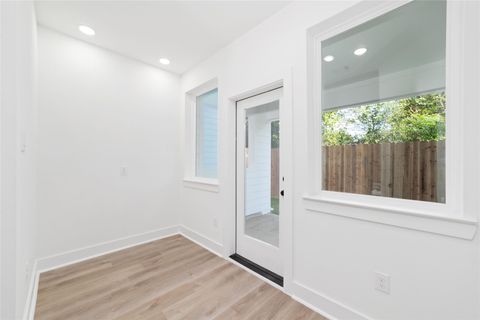 Tiny photo for 810 Elkhart Street #E, Houston, TX 77091 (MLS # 71269619)