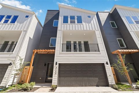 Photo of 810 Elkhart Street #E, Houston, TX 77091 (MLS # 71269619)