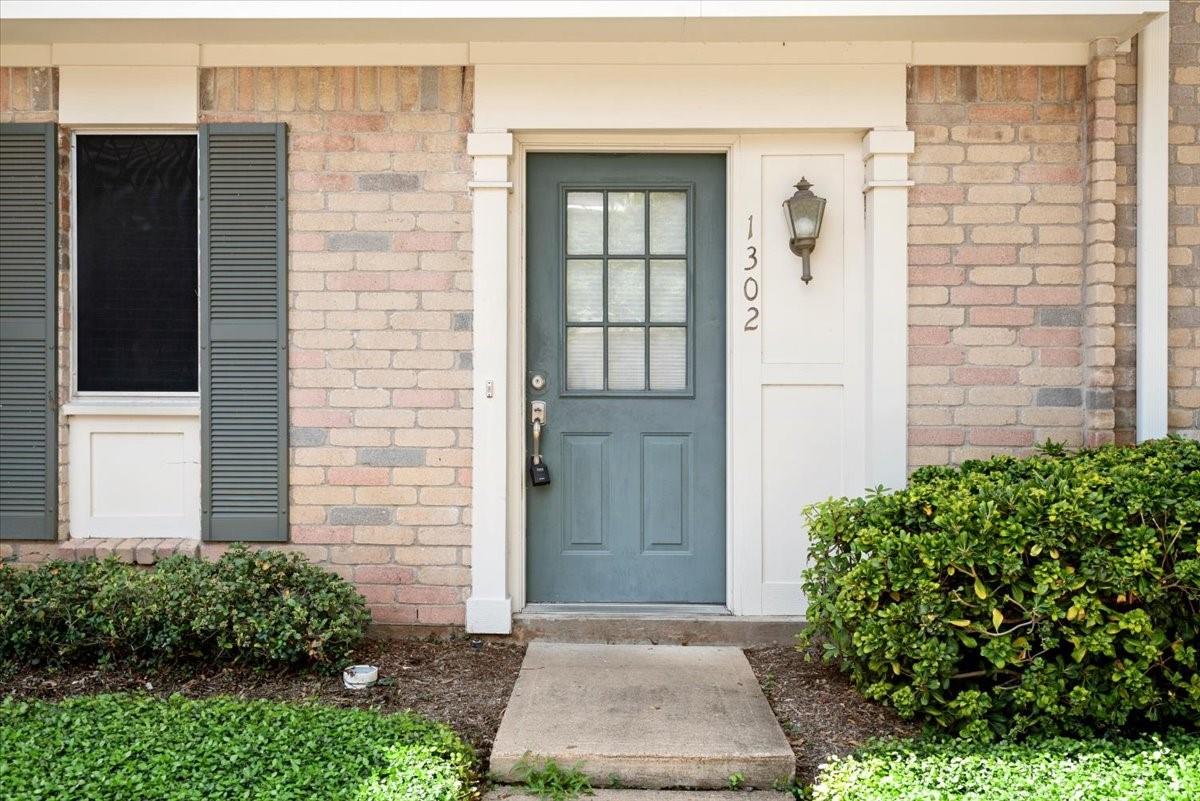 2810 Grants Lake Boulevard 1302