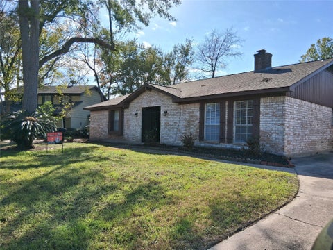 Homes For Sale - 7515 Brush Wood Drive<br/> Houston, TX 77088