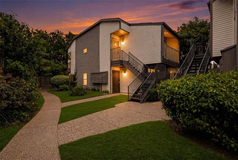 Photo of 7200 Clarewood Drive #1700, Houston, TX 77036 (MLS # 36428655)