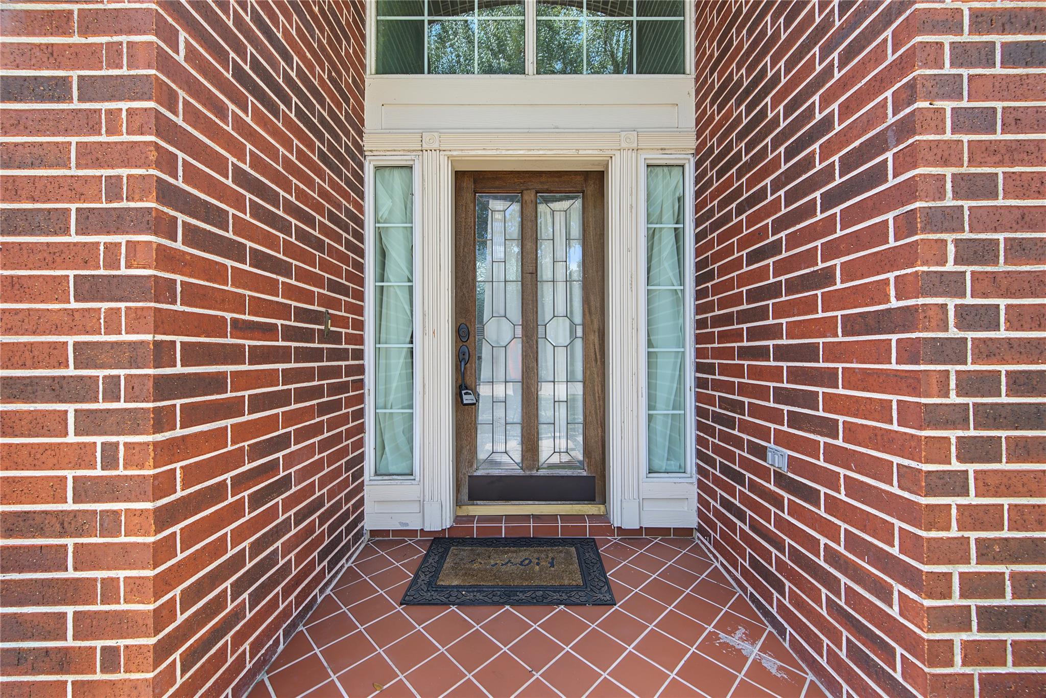 2422 Lansing Circle