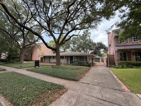 Photo of 4019 Sul Ross Street, Houston, TX 77027 (MLS # 92102248)