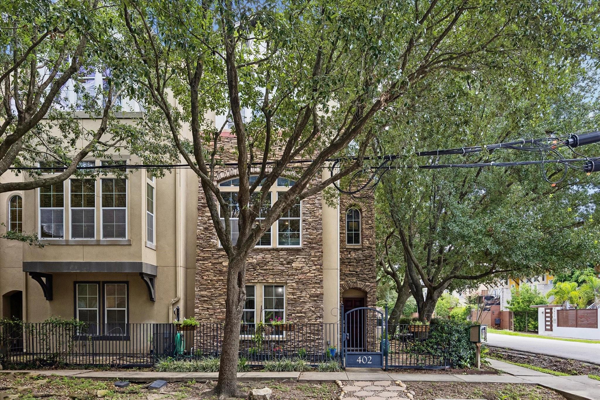 402 Roy Street