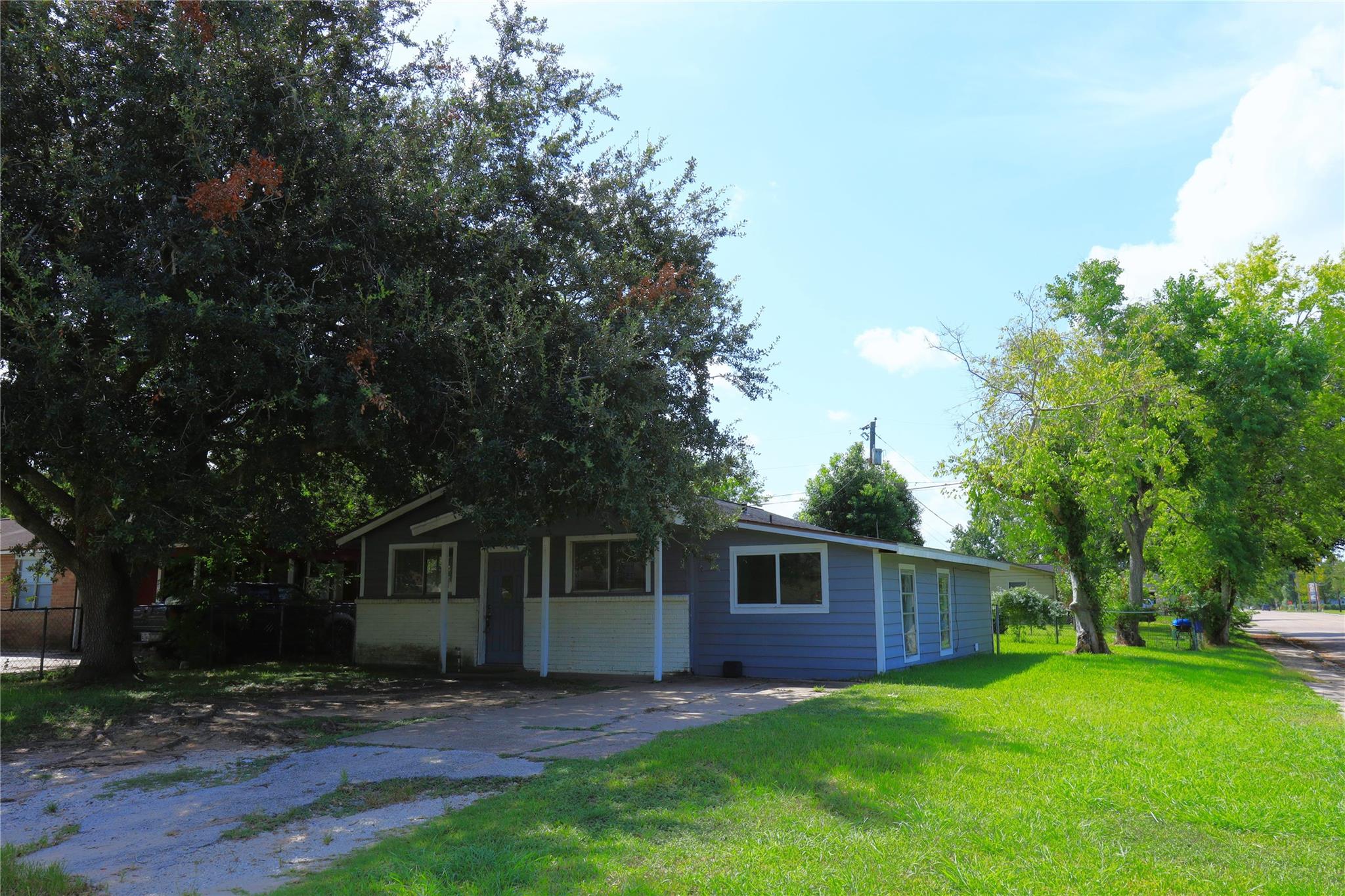 600 E Plum Street