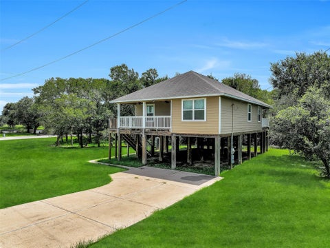 Photo of 11930 Bastrop Beach Road, Angleton, TX 77515 (MLS # 39755940)