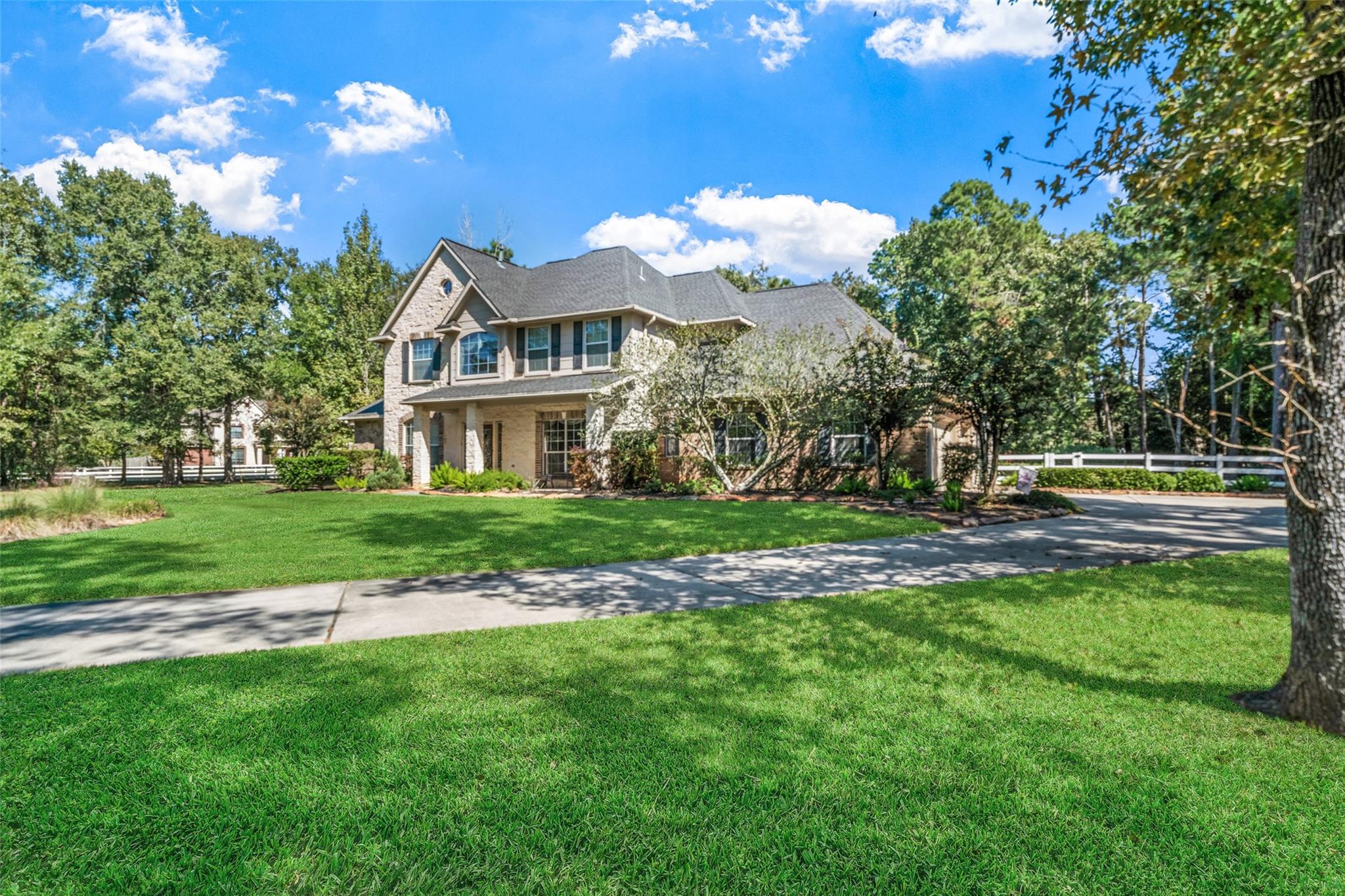 12210 Hallowed Oaks