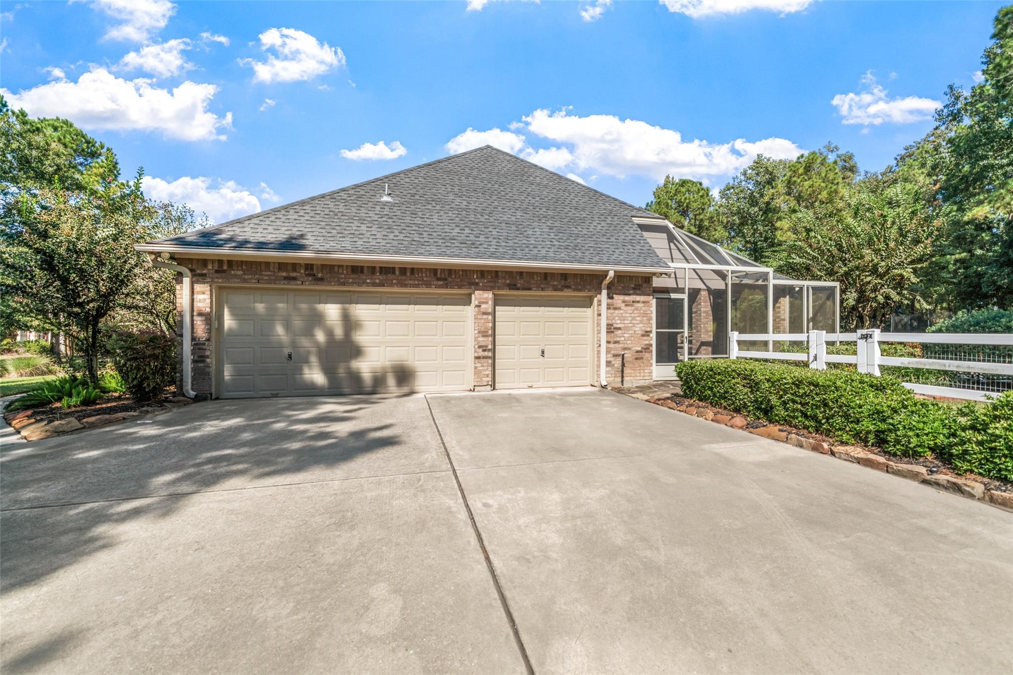 12210 Hallowed Oaks