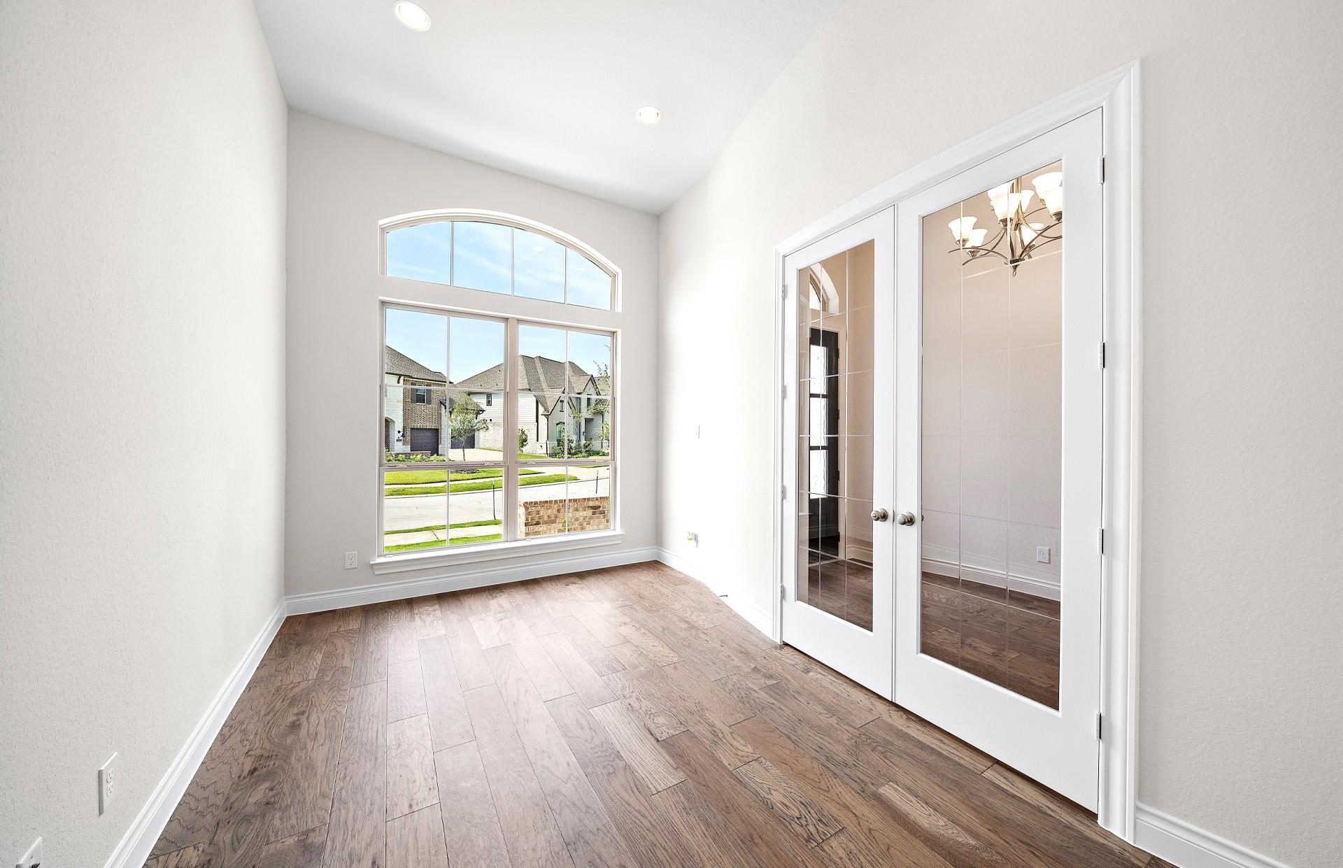 18542 Crowned Connell Court