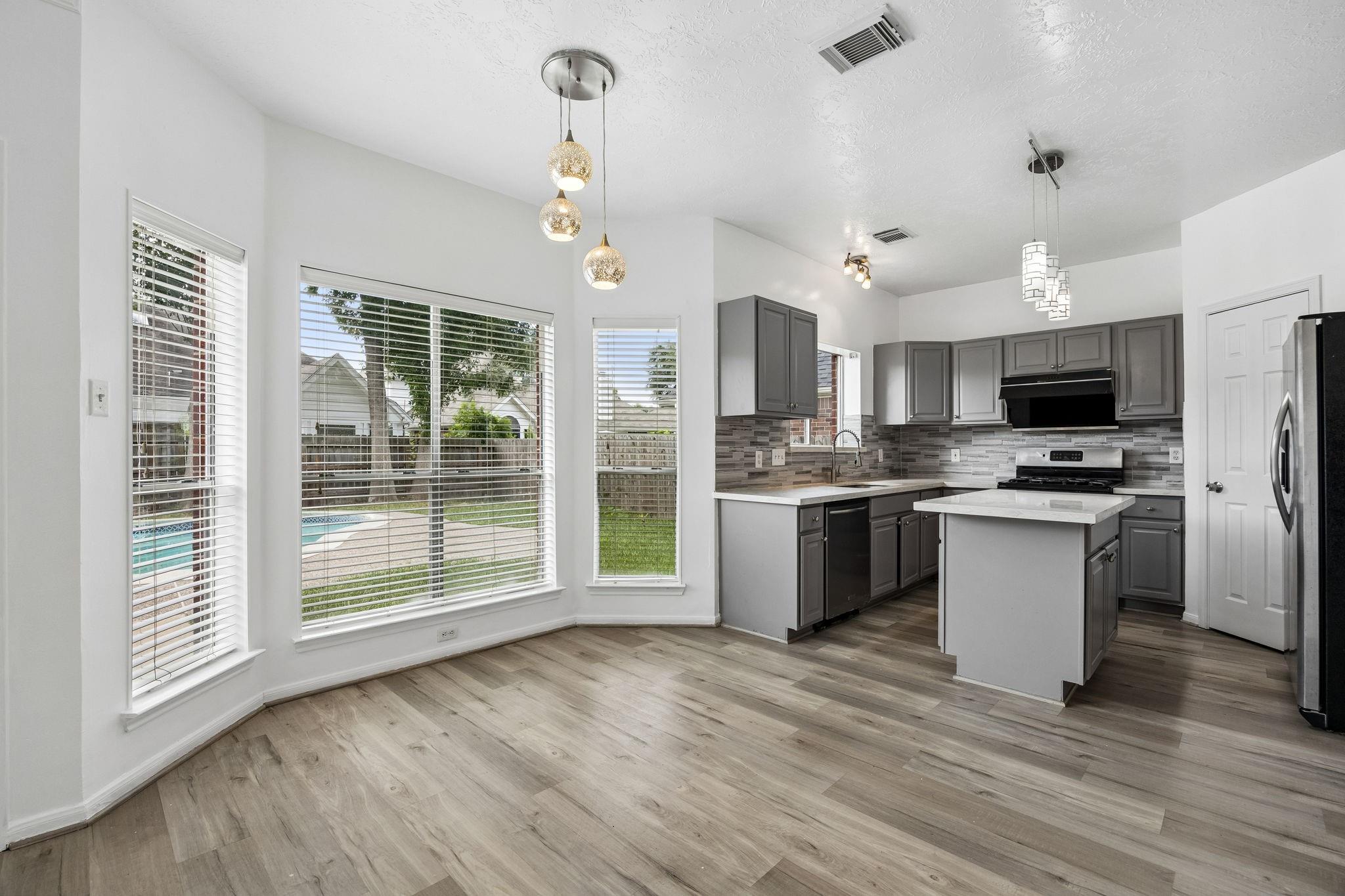 12206 Meadow Park Court