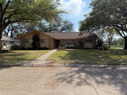Homes For Sale - 1531 17th Avenue<br/> Texas City, TX 77590