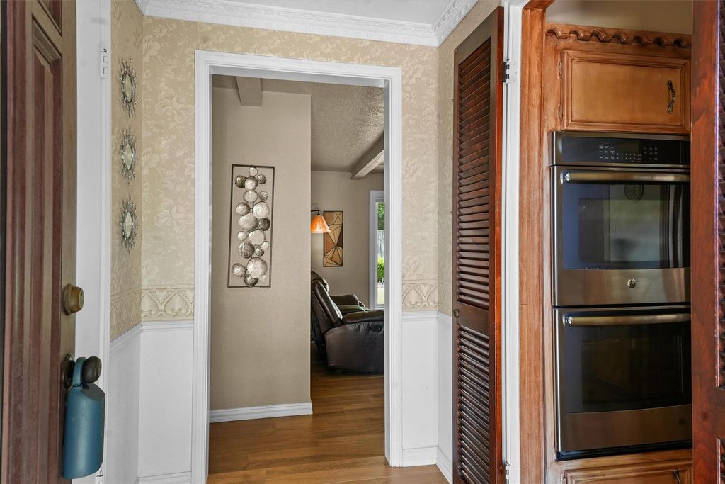 Photo of 242 Blackwater Lane, Houston, TX 77015 (MLS # 47532227)