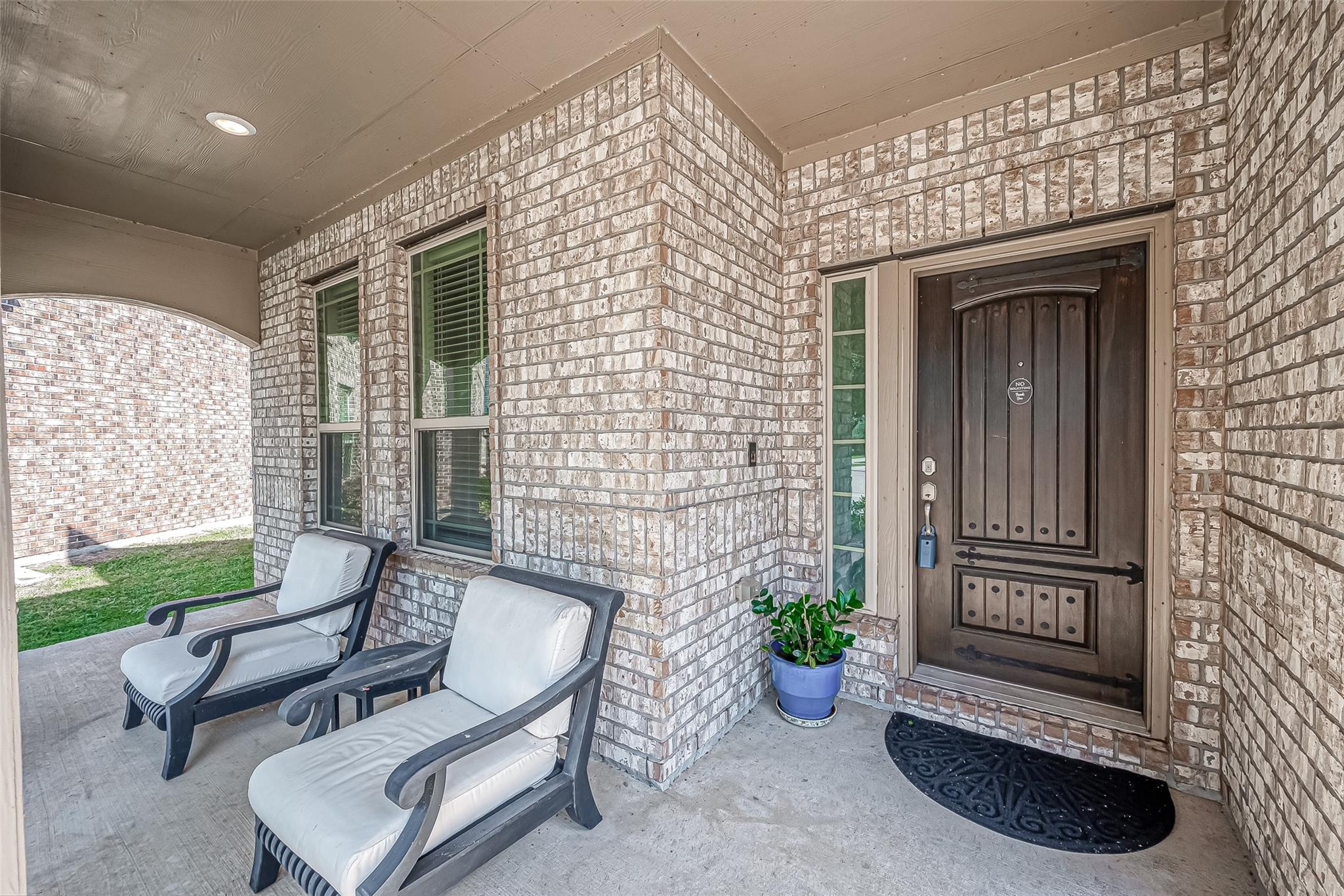 2226 Blakely Grove Lane