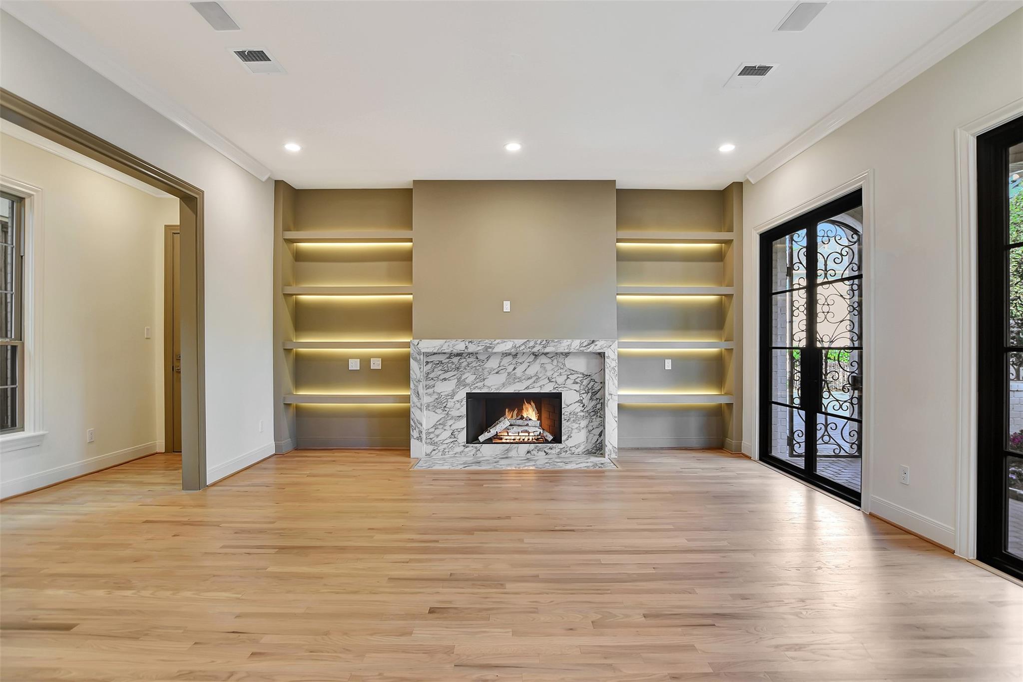 74 Briar Hollow Lane