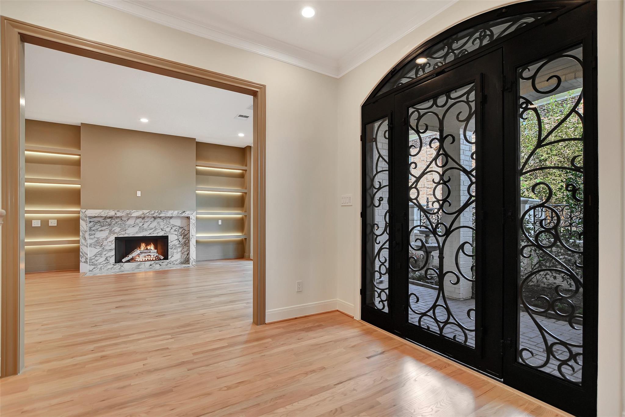 74 Briar Hollow Lane
