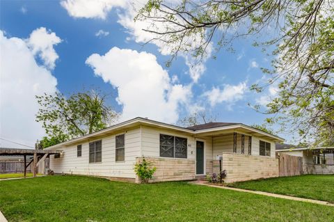 Photo of 411 Burke Rd, Pasadena, TX 77506 (MLS # 67337067)