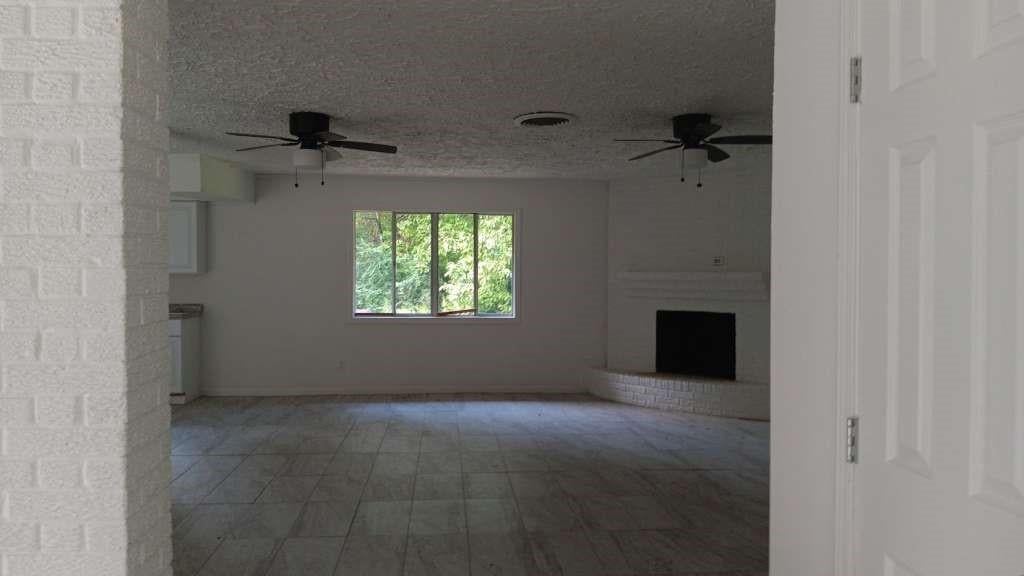 132 White Oak Drive N