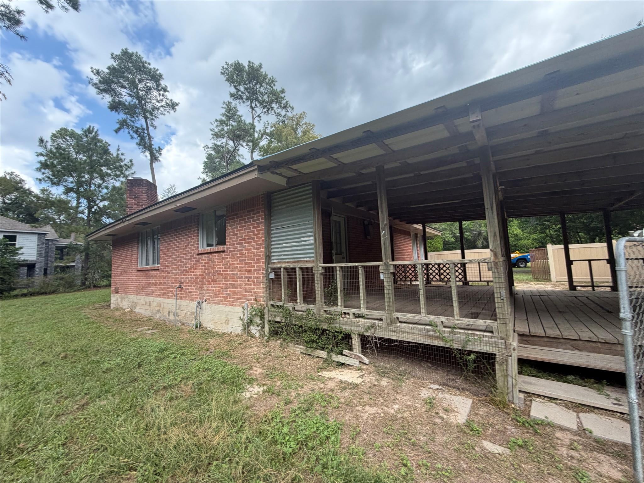 132 White Oak Drive N
