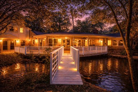 Photo of 701 Biloxi Court, Conroe, TX 77302 (MLS # 14775888)