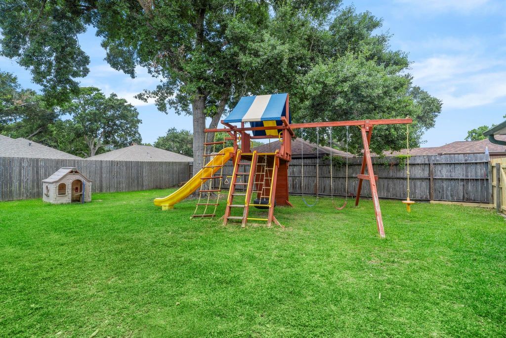 Photo of 2016 Briar Lane, Richmond, TX 77469 (MLS # 9661867)