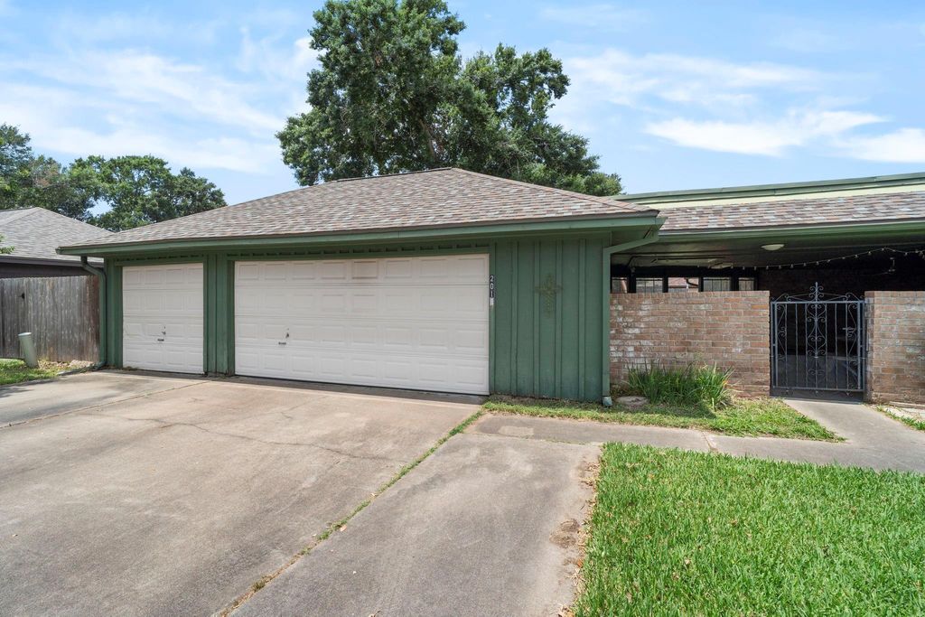 Photo of 2016 Briar Lane, Richmond, TX 77469 (MLS # 9661867)