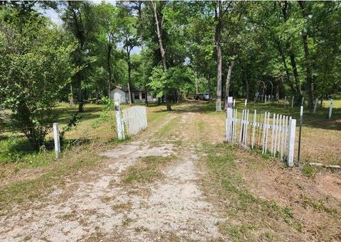 Photo of 3 Brandon Road, Huntsville, TX 77320 (MLS # 53778528)