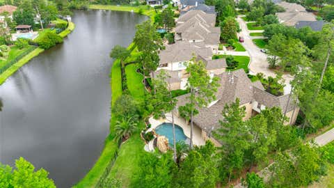 Homes For Sale - 3 Mosaic Point Place<br/> Spring, TX 77389